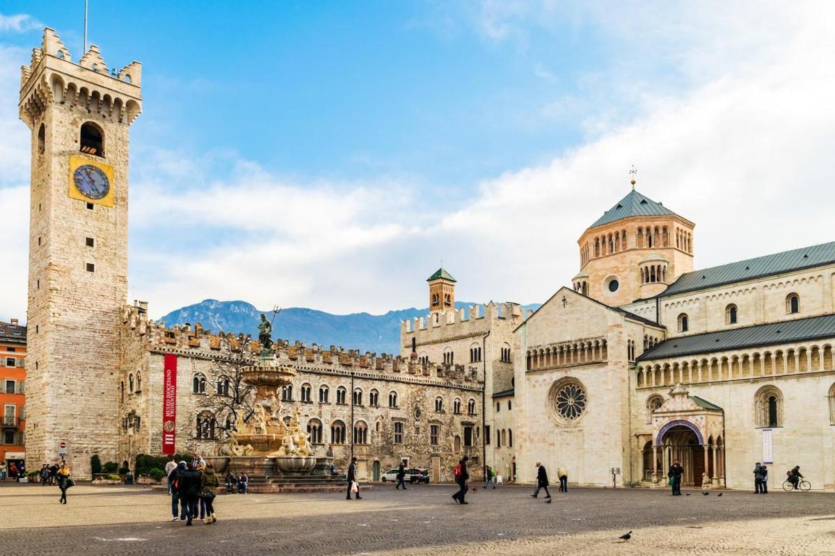 Appartamento Drio Le Mura Trento Bagian luar foto